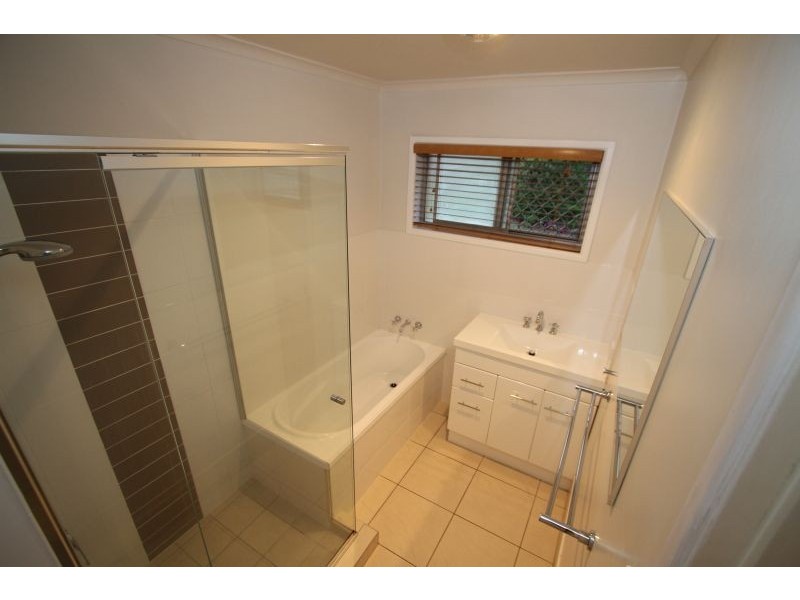 3 PRIVET   PLACE, Mansfield QLD 4122