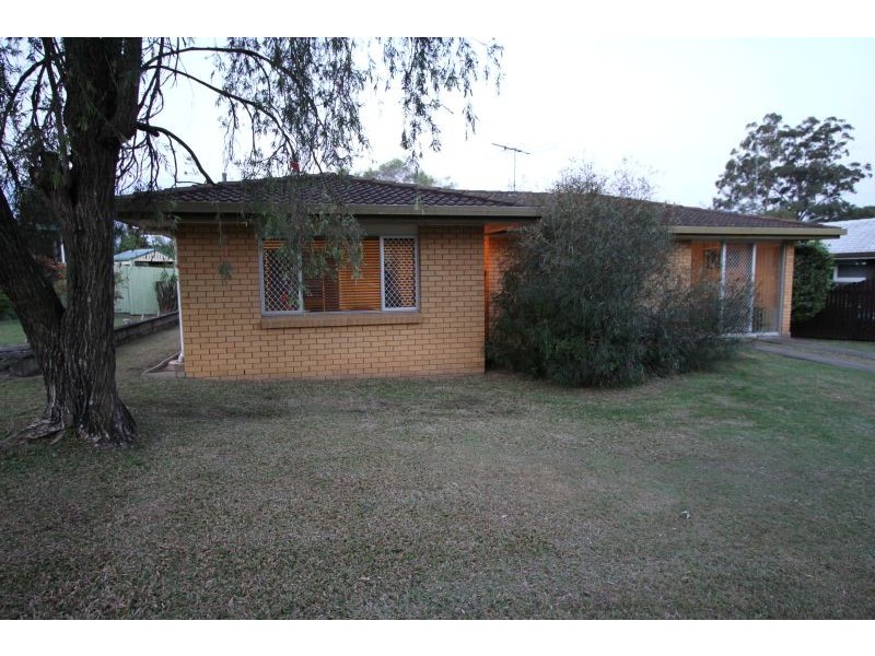 3 PRIVET   PLACE, Mansfield QLD 4122