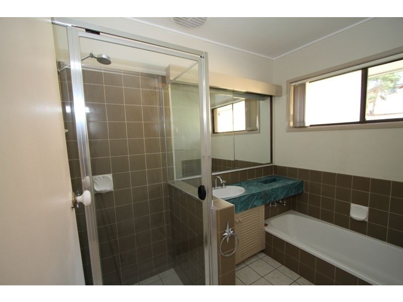 18 Montreal Street, Wishart QLD 4122