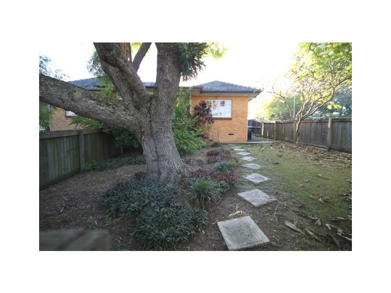 1 / 70 Newbolt Street, Holland Park QLD 4121