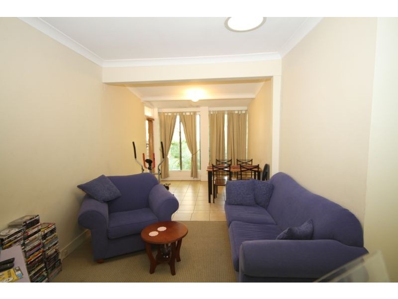 1 / 70 Newbolt Street, Holland Park QLD 4121