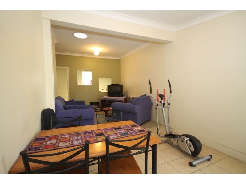 1 / 70 Newbolt Street, Holland Park QLD 4121