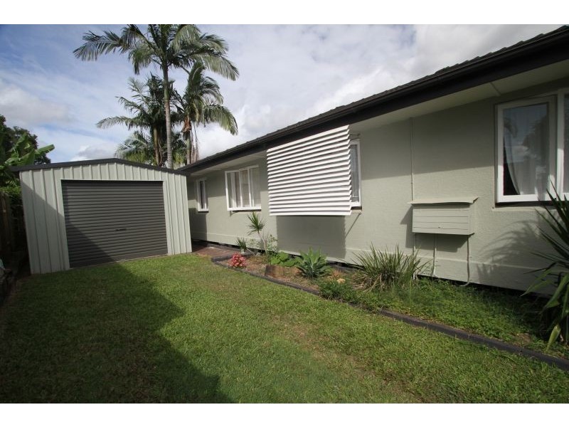 37 Amoria Street, Mansfield QLD 4122