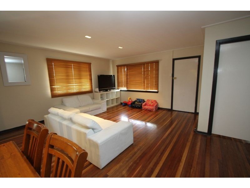 37 Amoria Street, Mansfield QLD 4122