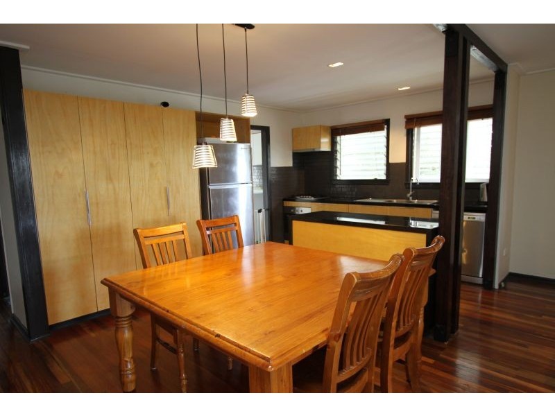 37 Amoria Street, Mansfield QLD 4122