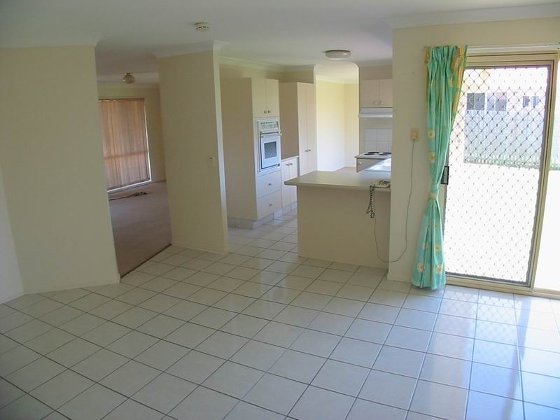 70 Ham Road, Mansfield QLD 4122