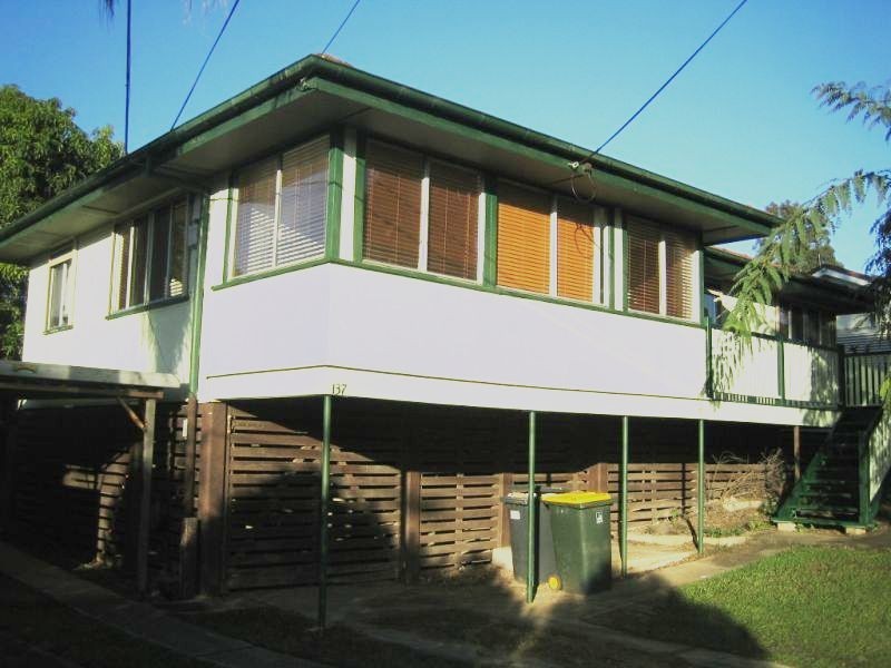 137 Wecker Road, Mansfield QLD 4122