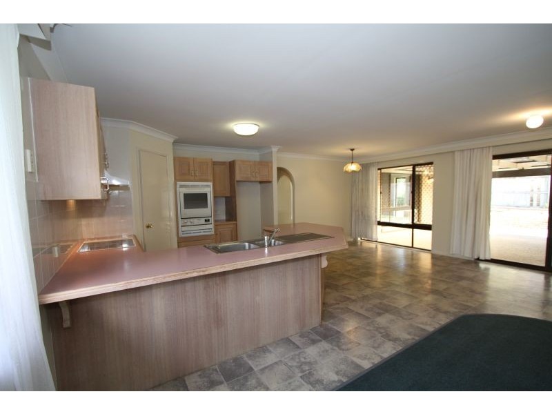 28 Hurlstone Street, Wishart QLD 4122