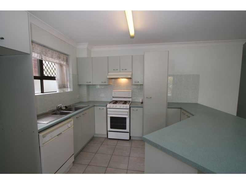 2 / 284 CAVENDISH   ROAD, Coorparoo QLD 4151