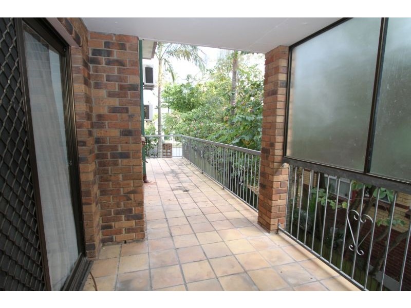 2 / 284 CAVENDISH   ROAD, Coorparoo QLD 4151