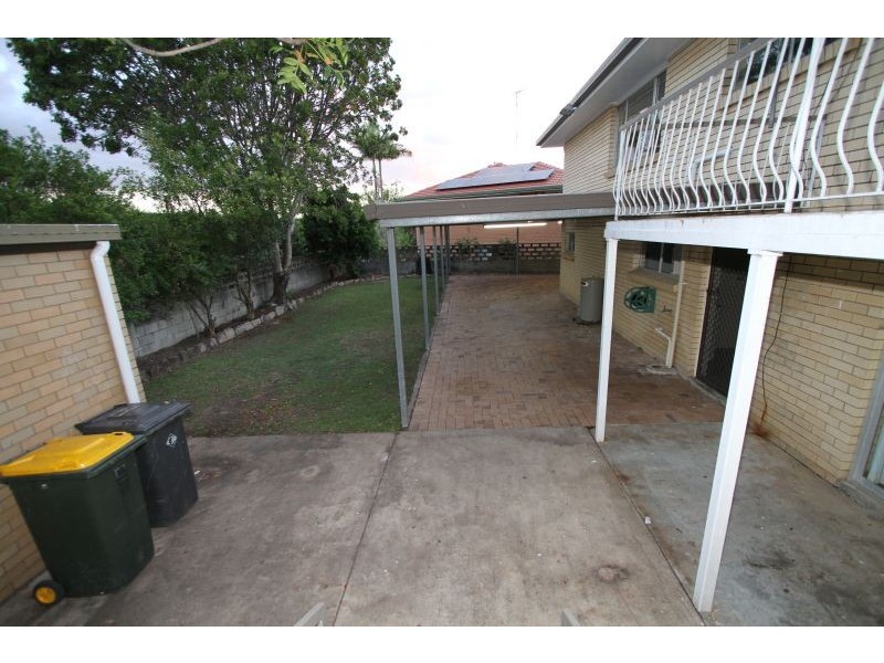 21 Fernshaw Street, Macgregor QLD 4109