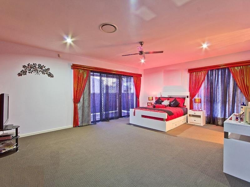 6 Hernandia Place, Mackenzie QLD 4156