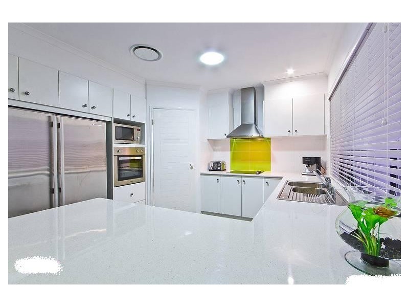 5 Alexander  Close, Mackenzie QLD 4156