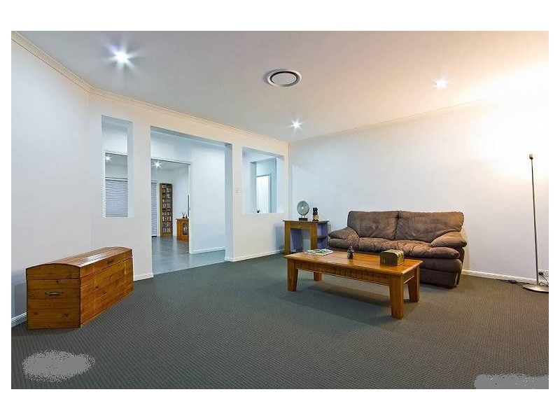 5 Alexander  Close, Mackenzie QLD 4156