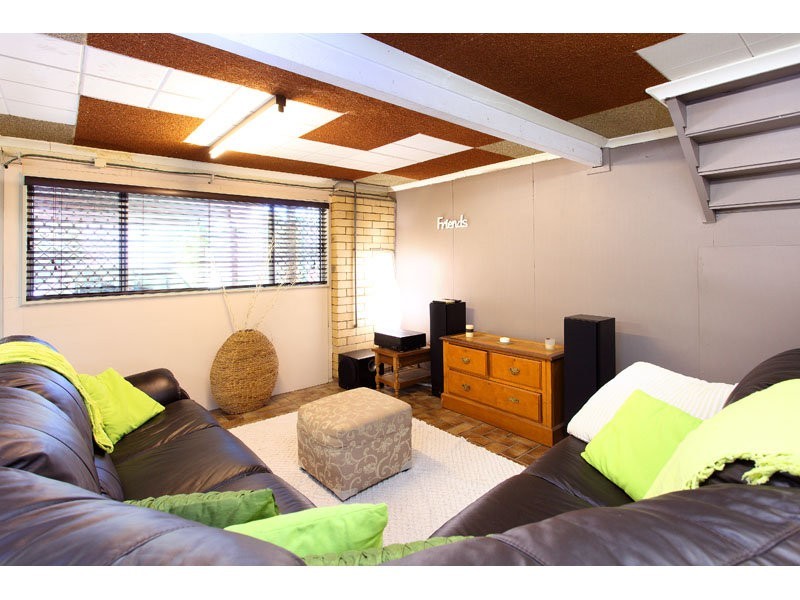 27 Bellot Street, Wishart QLD 4122