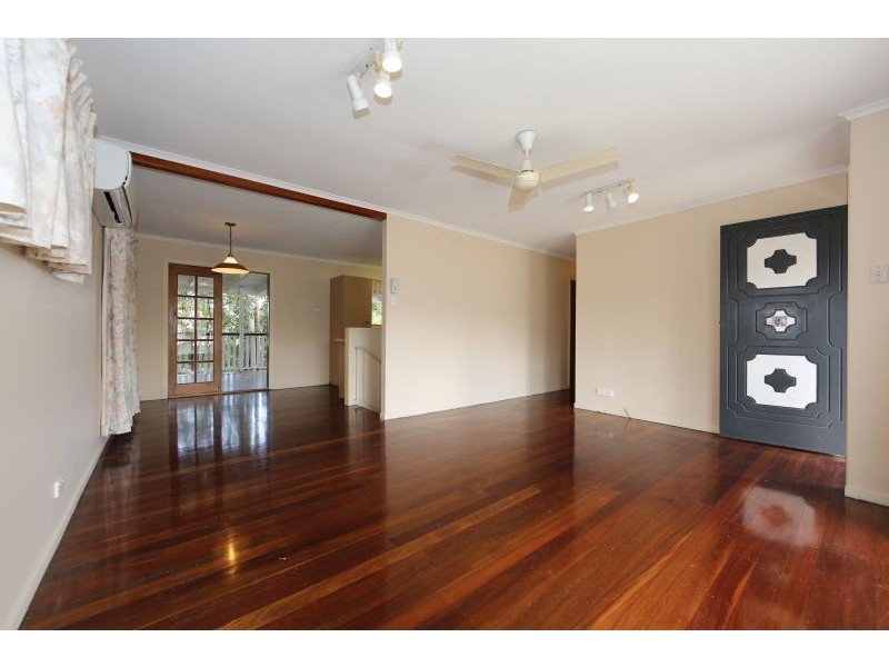 7 Hilary  Street, Wishart QLD 4122