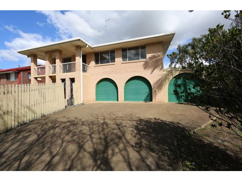 245 WECKER  ROAD, Mansfield QLD 4122