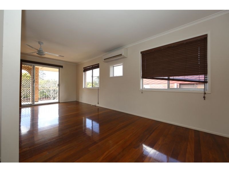 245 WECKER  ROAD, Mansfield QLD 4122