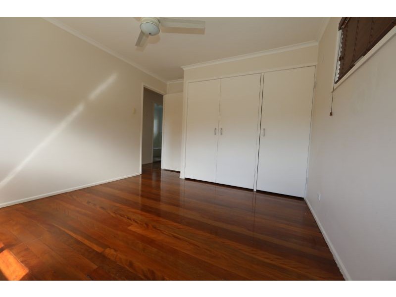 245 WECKER  ROAD, Mansfield QLD 4122