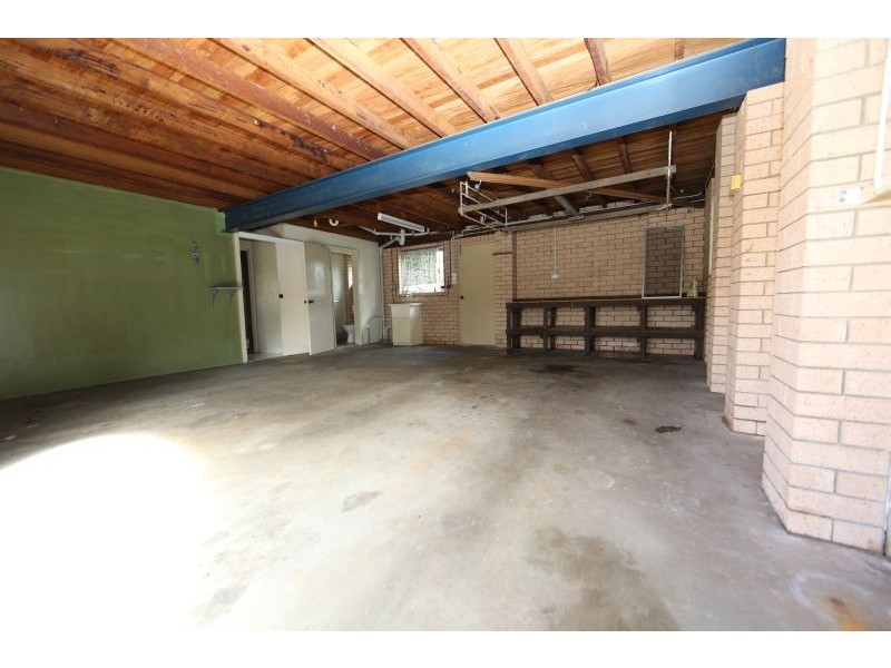 245 WECKER  ROAD, Mansfield QLD 4122