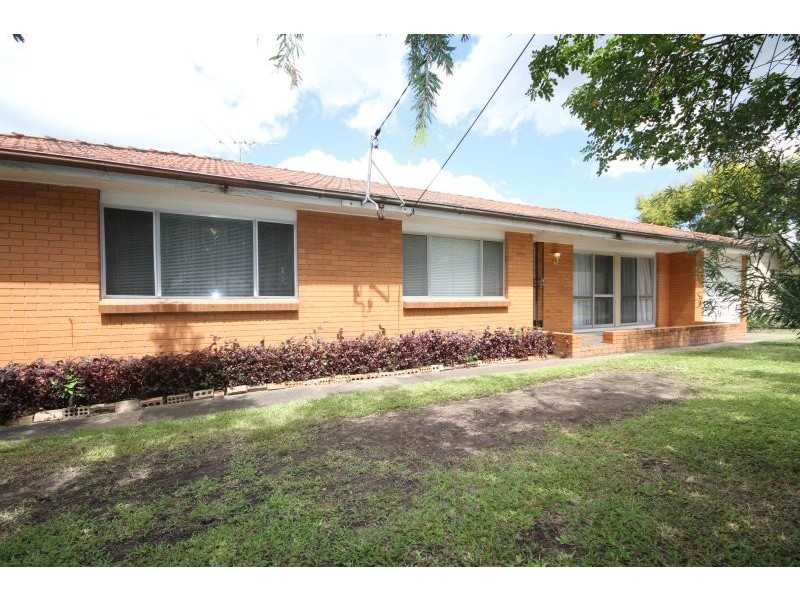 115 Broadwater Road, Mount Gravatt East QLD 4122