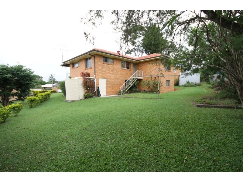 17 Hilary Street, Wishart QLD 4122