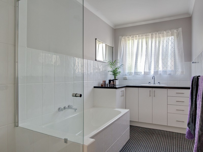 16 Greenview Avenue, Rochedale South QLD 4123