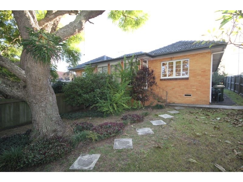 70 Newbolt, Holland Park QLD 4121