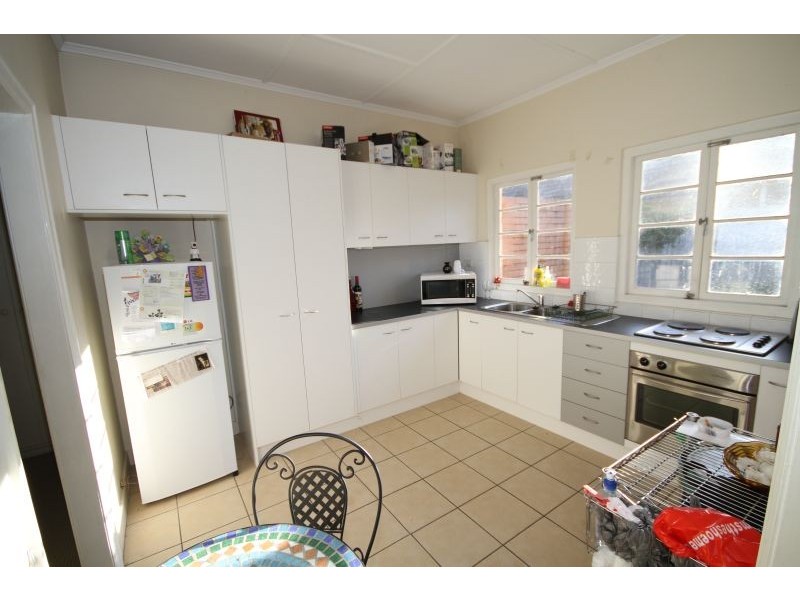 70 Newbolt, Holland Park QLD 4121