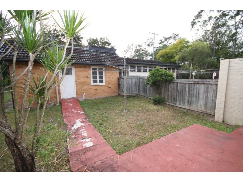 70 Newbolt, Holland Park QLD 4121