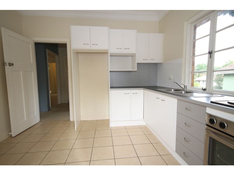 70 Newbolt, Holland Park QLD 4121