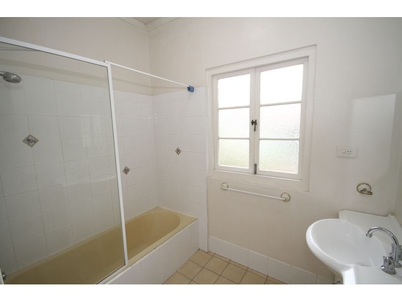 70 Newbolt, Holland Park QLD 4121