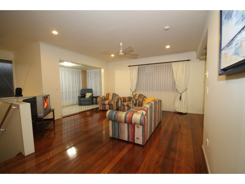 16 Cottonvale Street, Coopers Plains QLD 4108