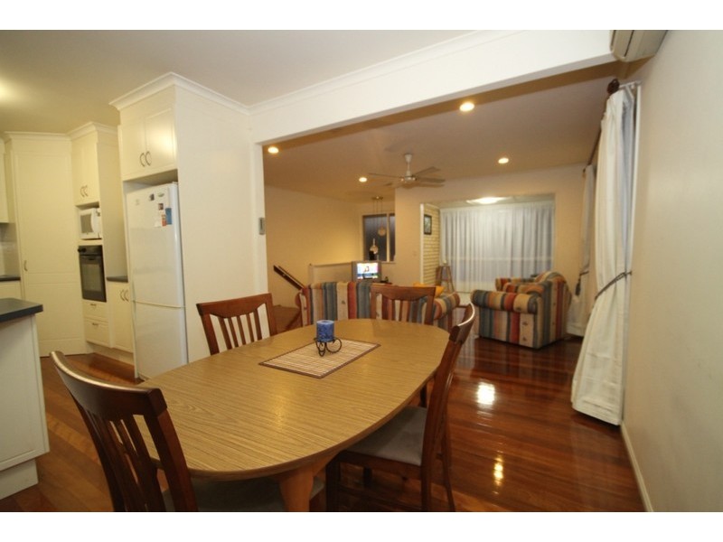 16 Cottonvale Street, Coopers Plains QLD 4108