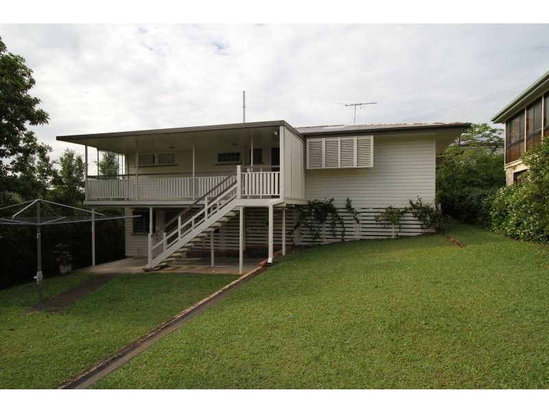 4 Casmaria Street, Mansfield QLD 4122