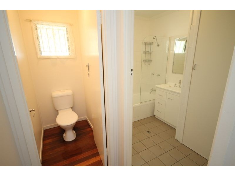 4 Casmaria Street, Mansfield QLD 4122