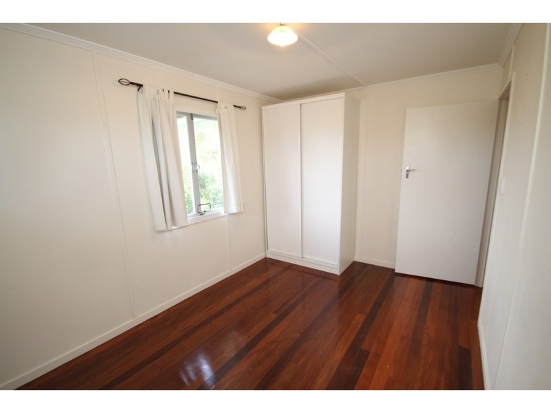 4 Casmaria Street, Mansfield QLD 4122