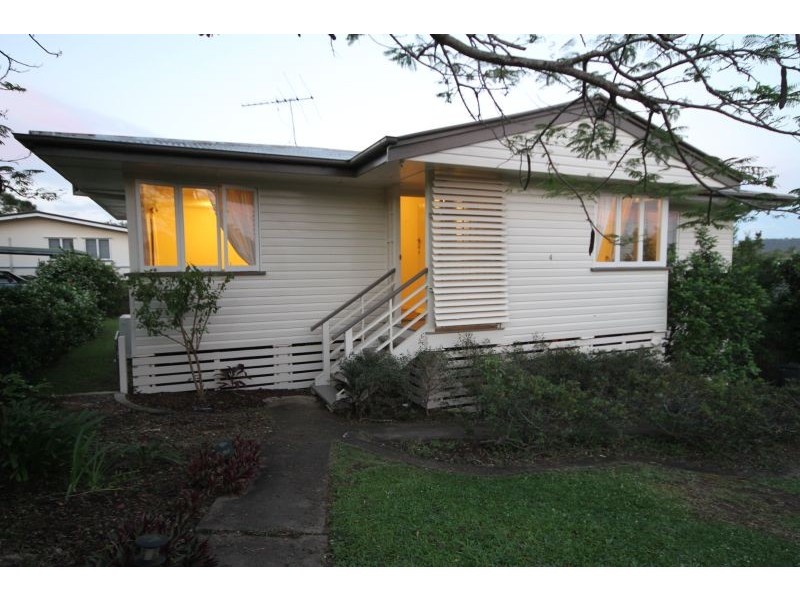 4 Casmaria Street, Mansfield QLD 4122