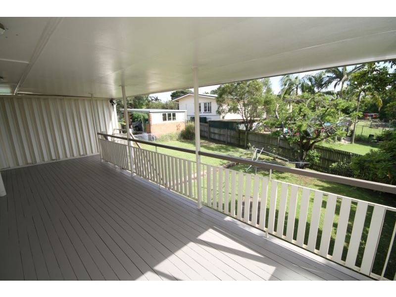 4 Casmaria Street, Mansfield QLD 4122