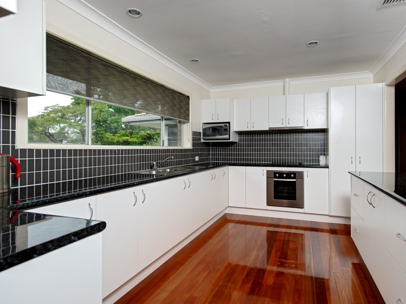 9 Irandi Street, Mansfield QLD 4122