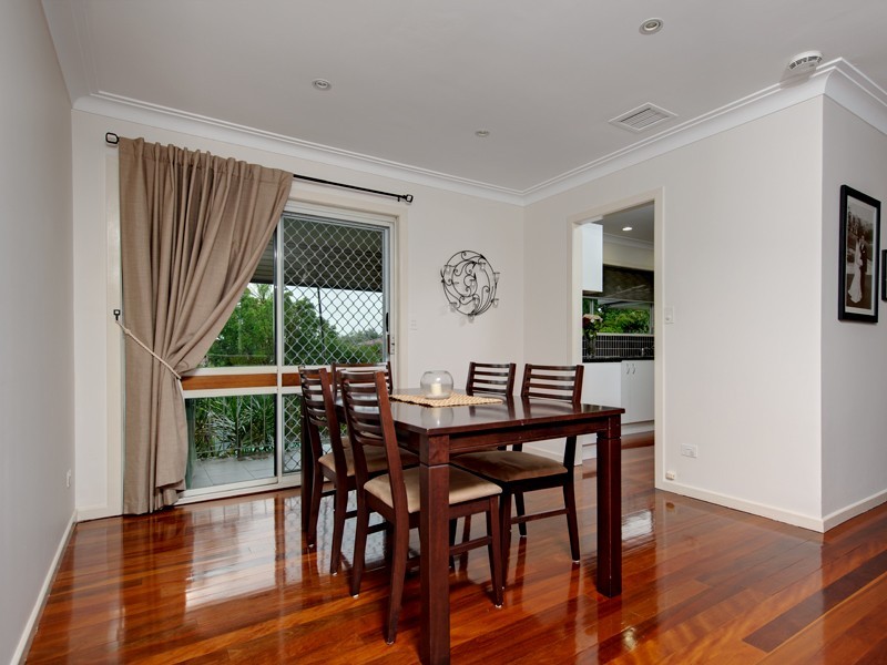 9 Irandi Street, Mansfield QLD 4122