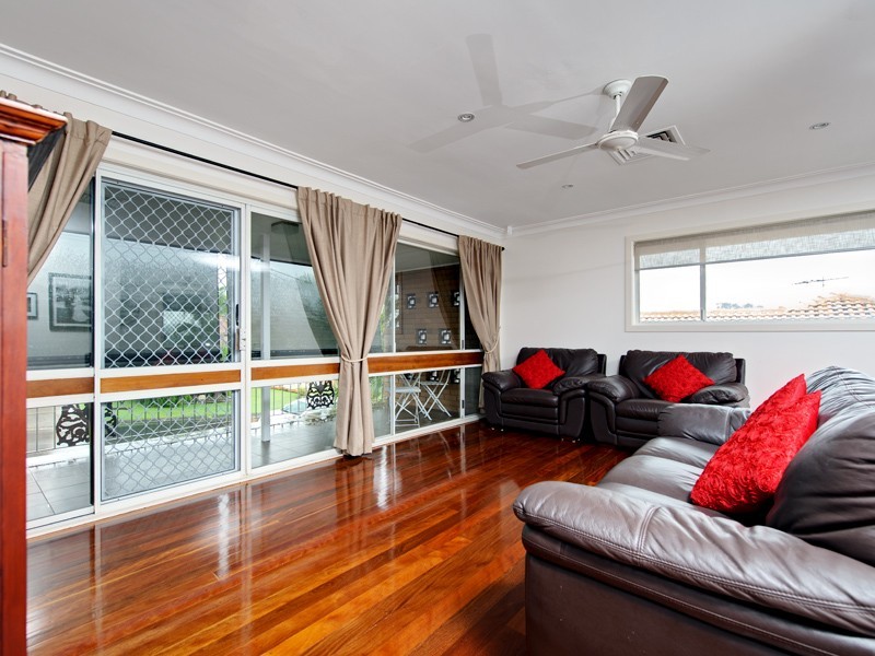 9 Irandi Street, Mansfield QLD 4122