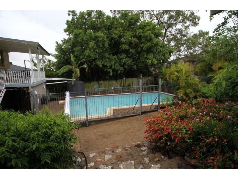 25 Mingera Street, Mansfield QLD 4122