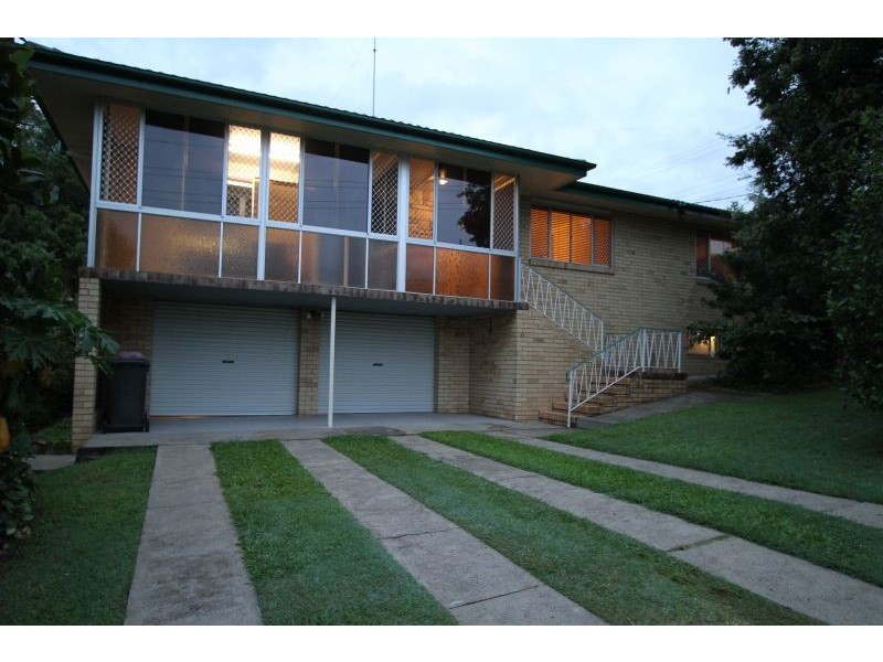 25 Mingera Street, Mansfield QLD 4122