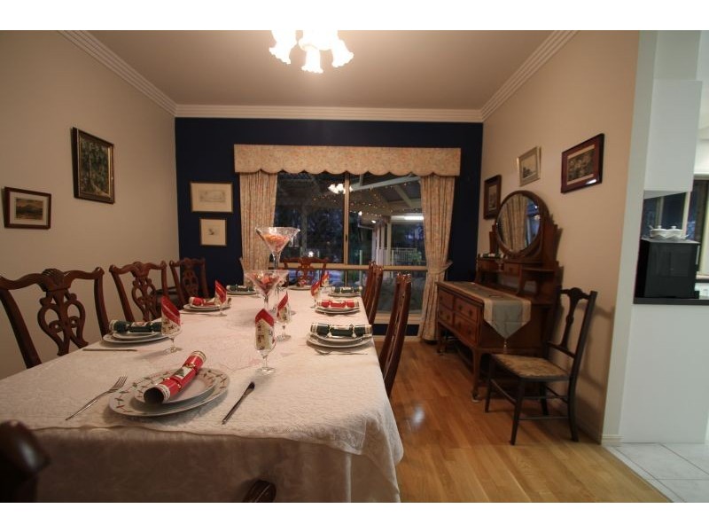 3 Mansfield Place, Mansfield QLD 4122