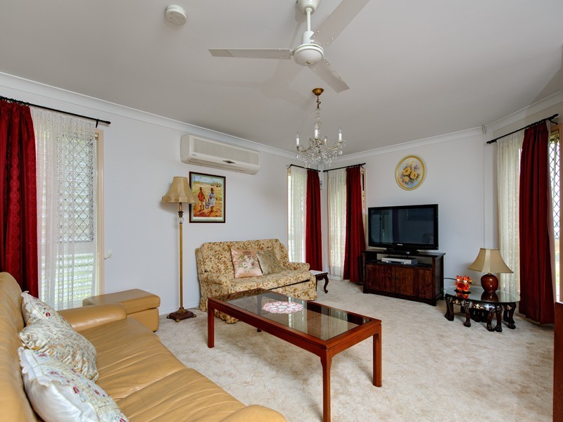 3 Hythe Street, Mansfield QLD 4122