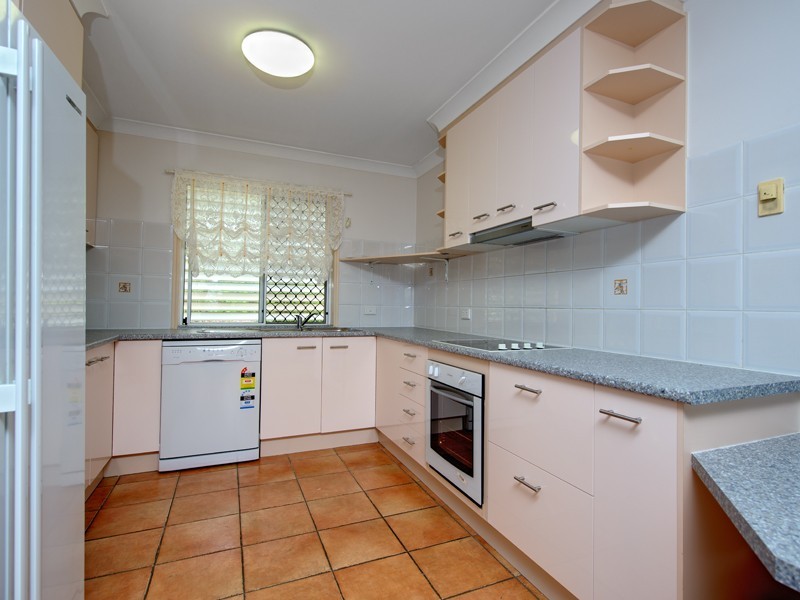 3 Hythe Street, Mansfield QLD 4122