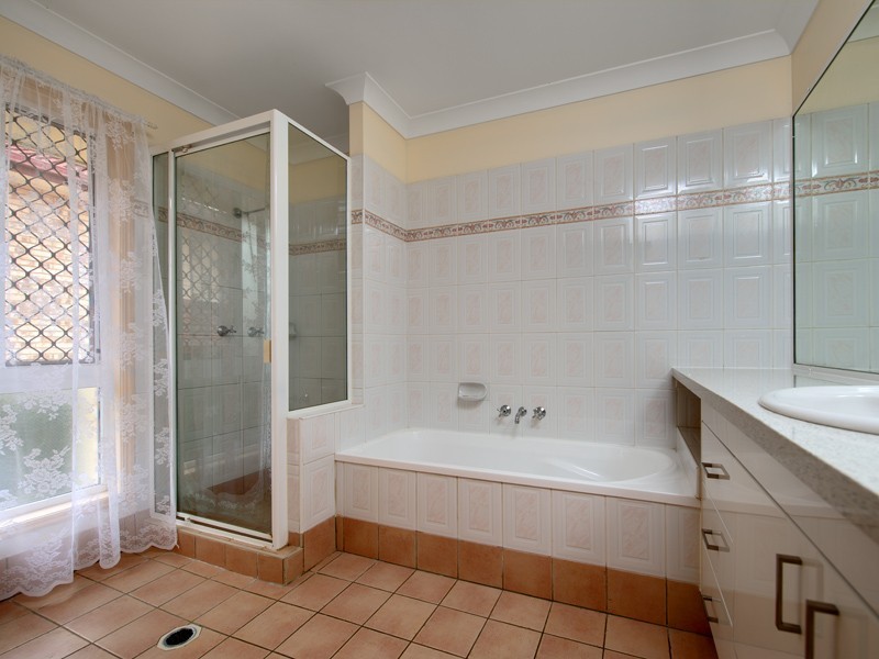 3 Hythe Street, Mansfield QLD 4122