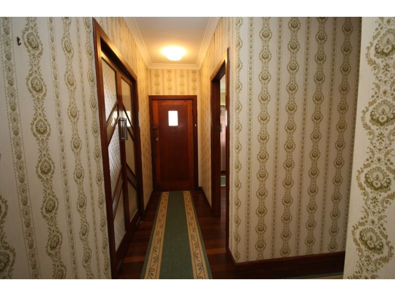 2 Hockings Street, Holland Park West QLD 4121