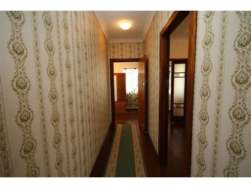 2 Hockings Street, Holland Park West QLD 4121